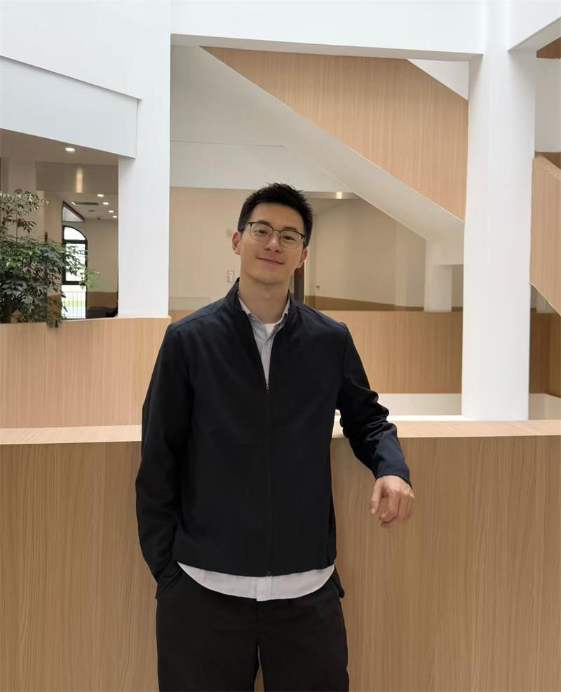 王强 - 首席运营官